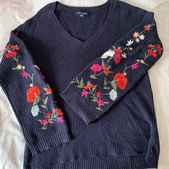 Navy V-neck Knit Sweater with Embroidered Sleeves - Picture 3 of 4